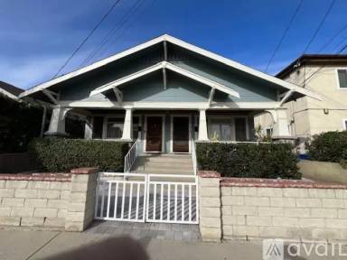 Main picture of 640 W 16th St