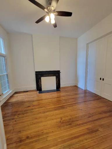 Main picture of 910 W Clay St