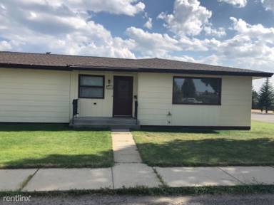 Main picture of 3202 Yale Ave