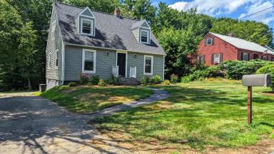 Main picture of 80 Cottonwood Ave