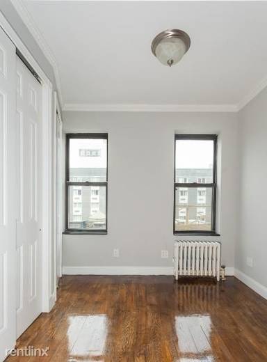 Main picture of 722 10th Ave