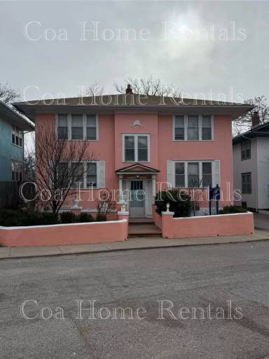 Main picture of 3216 Parklane Ave
