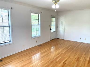 Main picture of 1204 Cumberland Heights Rd