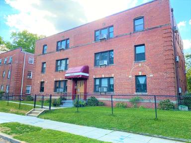 Main picture of 5204 3rd St NW