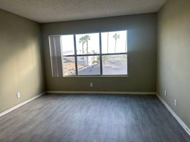 Main picture of Russell Court Apartments