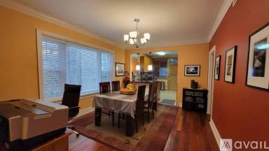 Main picture of 5748 N Maplewood Ave