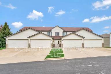 Main picture of 215 Chateau Dr