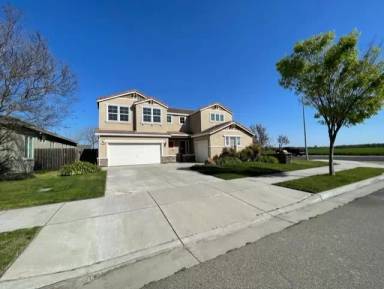 Main picture of 3394 Silverwood St