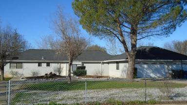 Main picture of 1984 Airstrip Rd