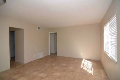 Main picture of 4625 E Eastland St