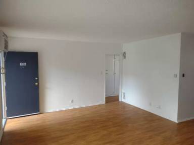 Main picture of 1250 N Kingsley Dr