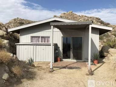 Main picture of 59225 Avenida La Cumbre