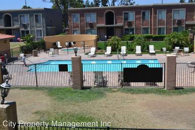 Main picture of 1240 N Broadway