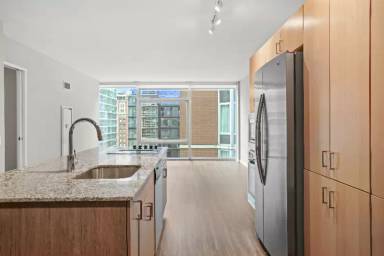 Main picture of 211 W Illinois St