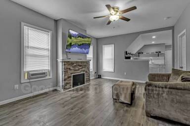 Main picture of 1282 West Ave