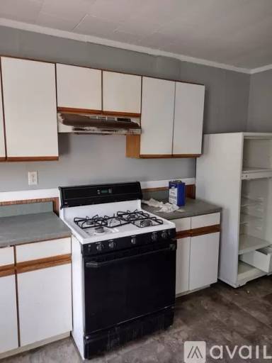 Main picture of 631 6th Ave