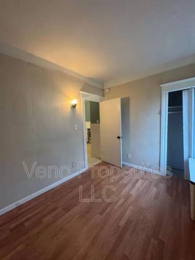 Main picture of 305 Altamont Ave