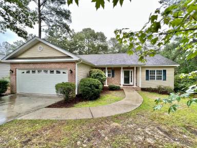 Main picture of 150 Sandhills Cir