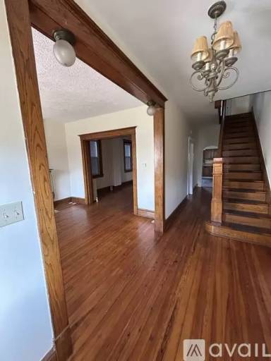 Main picture of 33 Weber St