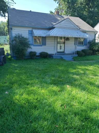 Main picture of 1387 Oaklawn St