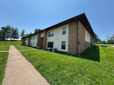 Main picture of 1450 Herschend Dr