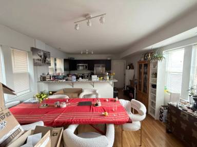 Main picture of 4111 W Lawrence Ave