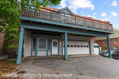 Main picture of 210 Vaughan St