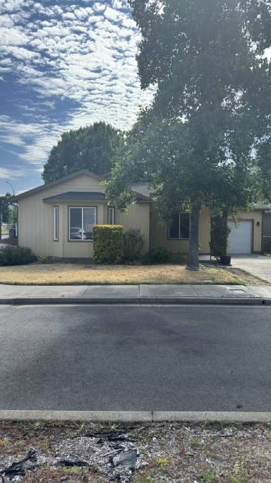 Main picture of 1951 SW Betty Ln