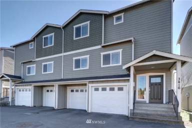Main picture of 3416 S 31st St