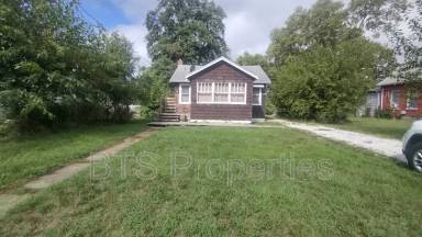 Main picture of 1537 S Idaho St