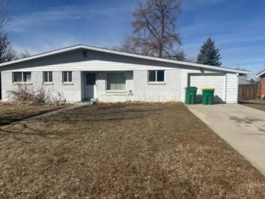 Main picture of 2445 Lewis St