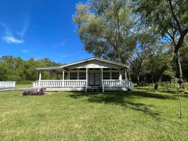 Main picture of 9755 Sleepy Hollow Rd