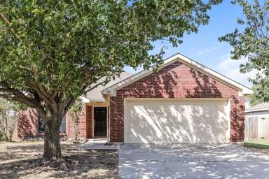Main picture of 528 Cambridge Dr