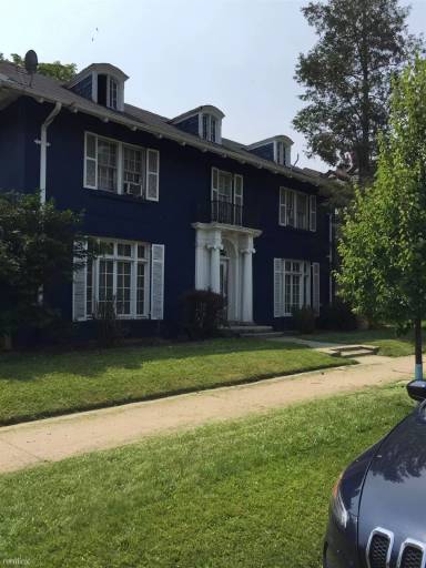 Main picture of 703 Parker St