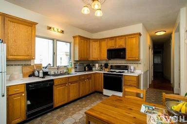 Main picture of 156 Elm St
