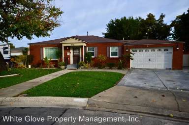 Main picture of 8211 Circle C