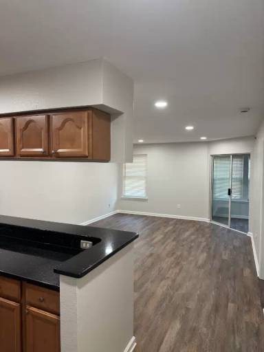 Main picture of The Pointe At Park Center