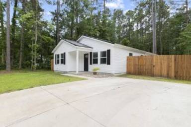 Main picture of 629 Walnut Dr