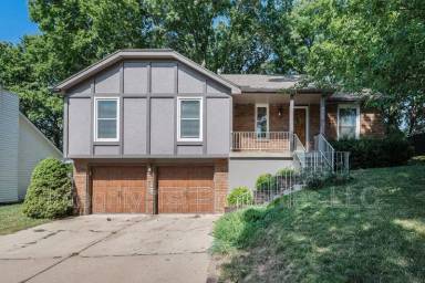 Main picture of 6410 NW Hilldale Dr