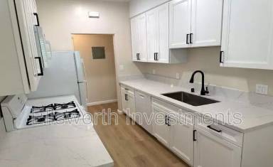 Main picture of 3527 1/2 Park Blvd