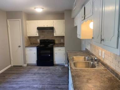 Main picture of 906 Harris St