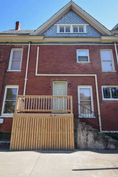 Main picture of 121 W Church St