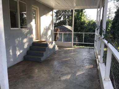 Main picture of 360 Bradley Dr SE