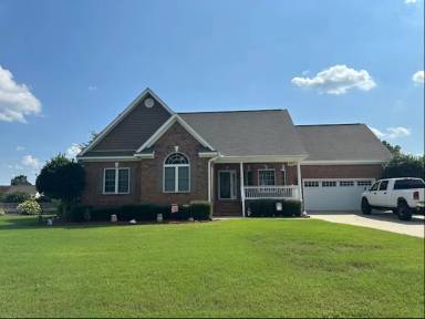 Main picture of 608 Adler Ln