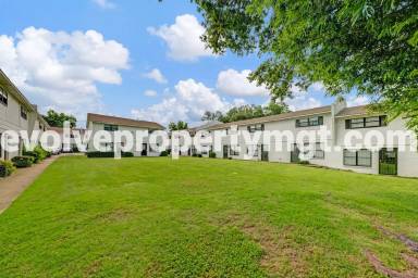 Main picture of 670 Hobbs Dr