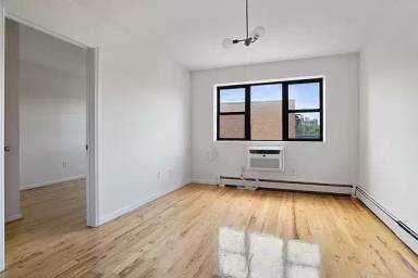 Main picture of 652 Kosciusko St