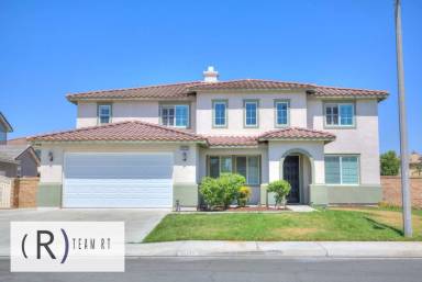 Main picture of 8099 Finch St