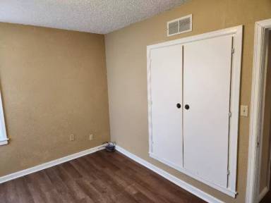Main picture of 515 W Kinkaid St