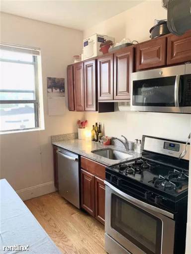 Main picture of 27 Saint Lukes Rd