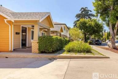 Main picture of 1130 E Doran St